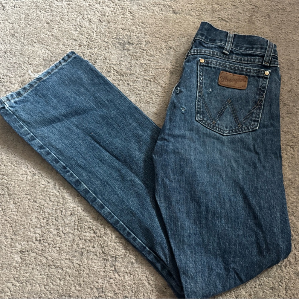 Men’s retro Wranglers
-slim boot